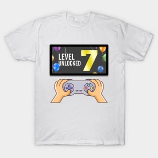 7th Birthday | Seven Birthday | Level 7 Unlocked Awesome | Video Gaming Gift Ideas | Game Lover Gift| Retro Gamer Birthday Gift T-Shirt